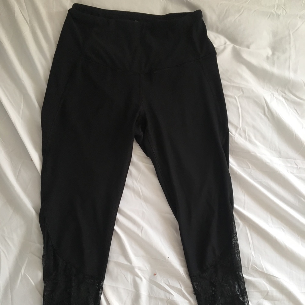 Mesh legged cropped leggings